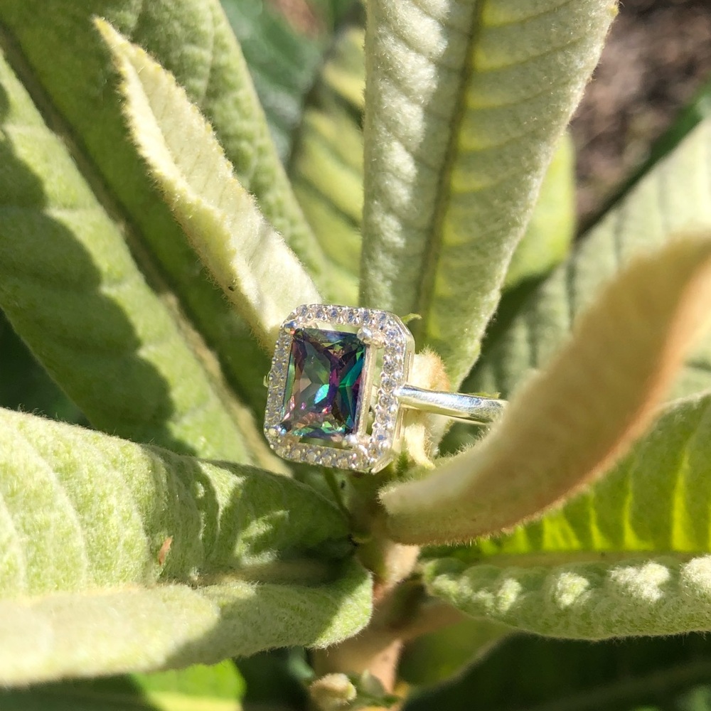 Elegant Silver Ring with Multicolor Gemstone 925